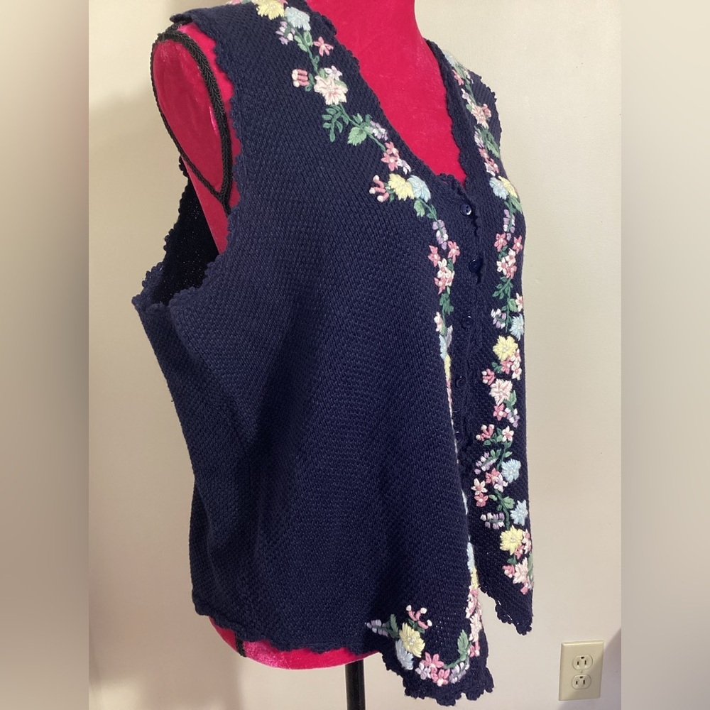 Vtg Embroidered Floral Knit Sweater Vest 18/20 Grannycore Cottagecore Coquette - Picture 3 of 14